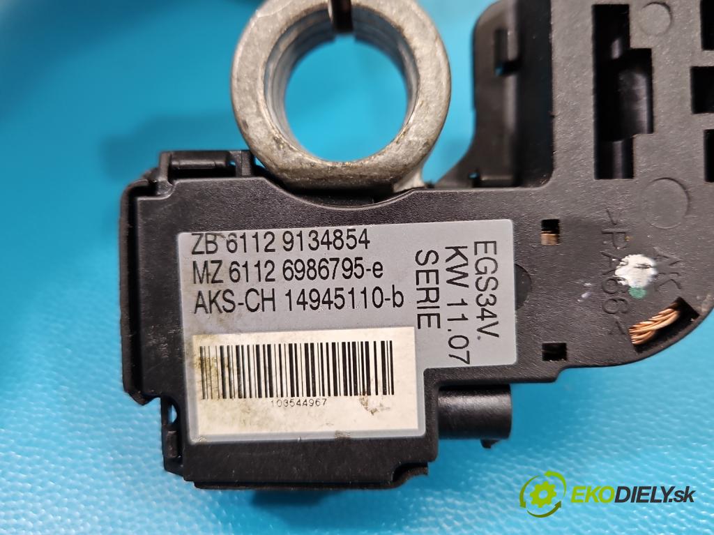 Bmw 3 E90 2005-2013 3.0d 231 hp automatic 170 kW 2993 cm3 5- kontakt mínus: 9134854