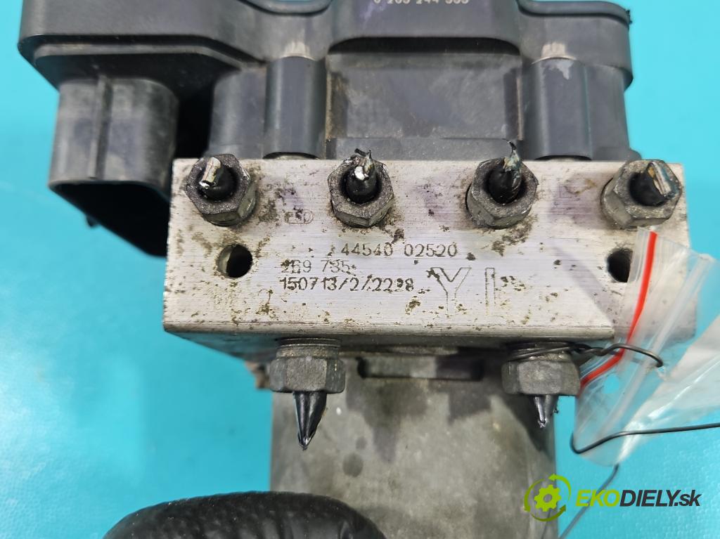 Toyota Auris II 2012-2018 1.6 16V 132  HP manual 97 kW 1598 cm3 5- čerpadlo abs 44540-02520 (Pumpa ABS)