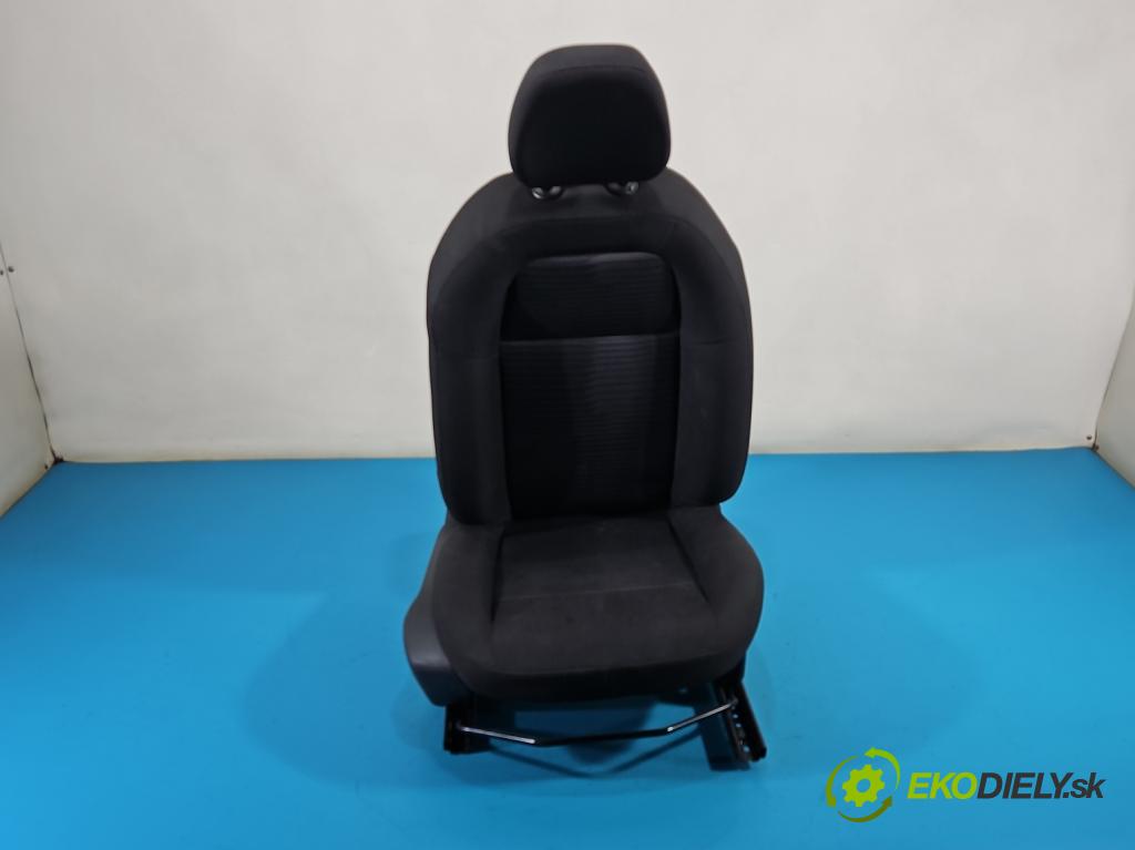 Peugeot 301 1.6 hdi 99 HP manual 73 kW 1560 cm3 4- Sedačka pravý  (Sedadlo)