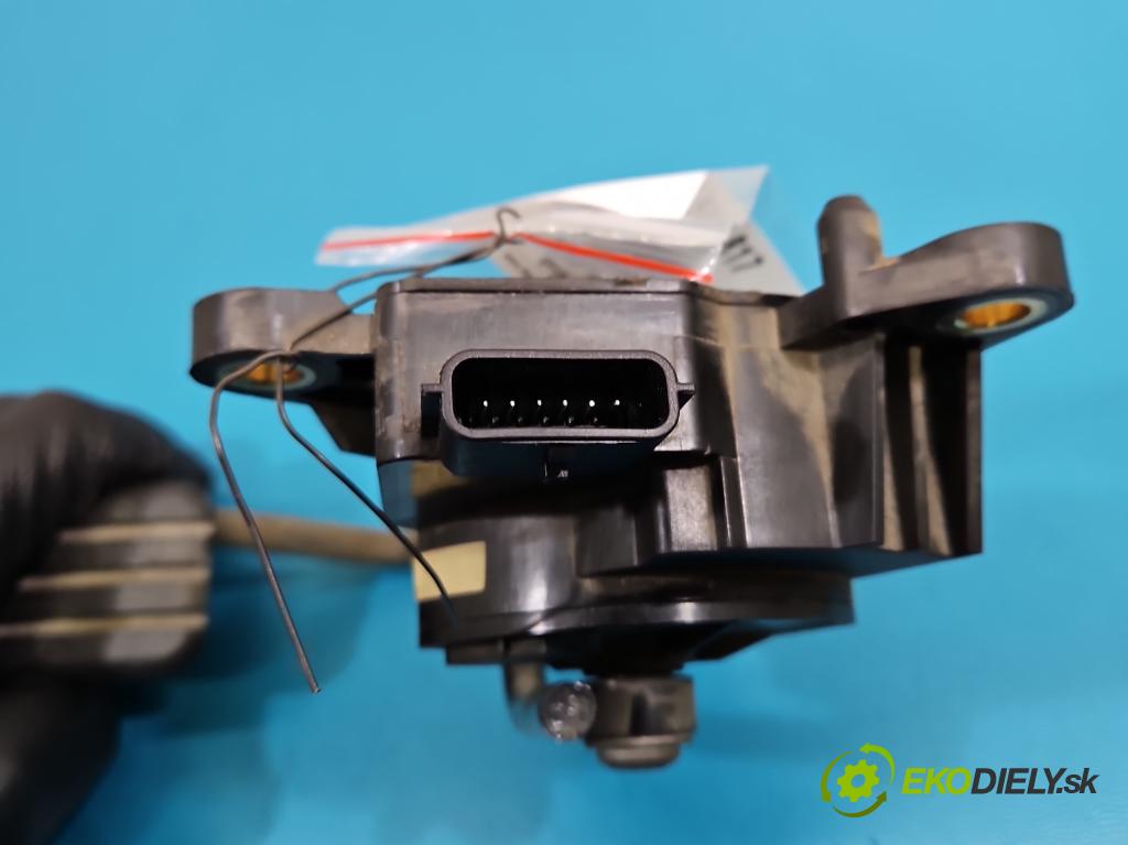 Renault Clio III 2005-2012 1.2 16V 75 hp manual 55 kW 1149 cm3 5- pedal plyn: potenciometr: 8200297335