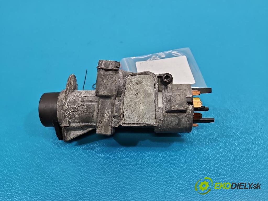 Audi A4 B5 1994-2001 1.9 tdi 110 HP manual 81 kW 1896 cm3 4- Spínačka 4B0905851B (Spínacia skrinka)