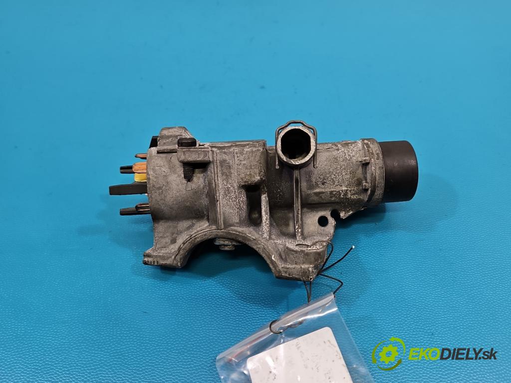 Audi A4 B5 1994-2001 1.9 tdi 110 HP manual 81 kW 1896 cm3 4- Spínačka 4B0905851B (Spínacia skrinka)