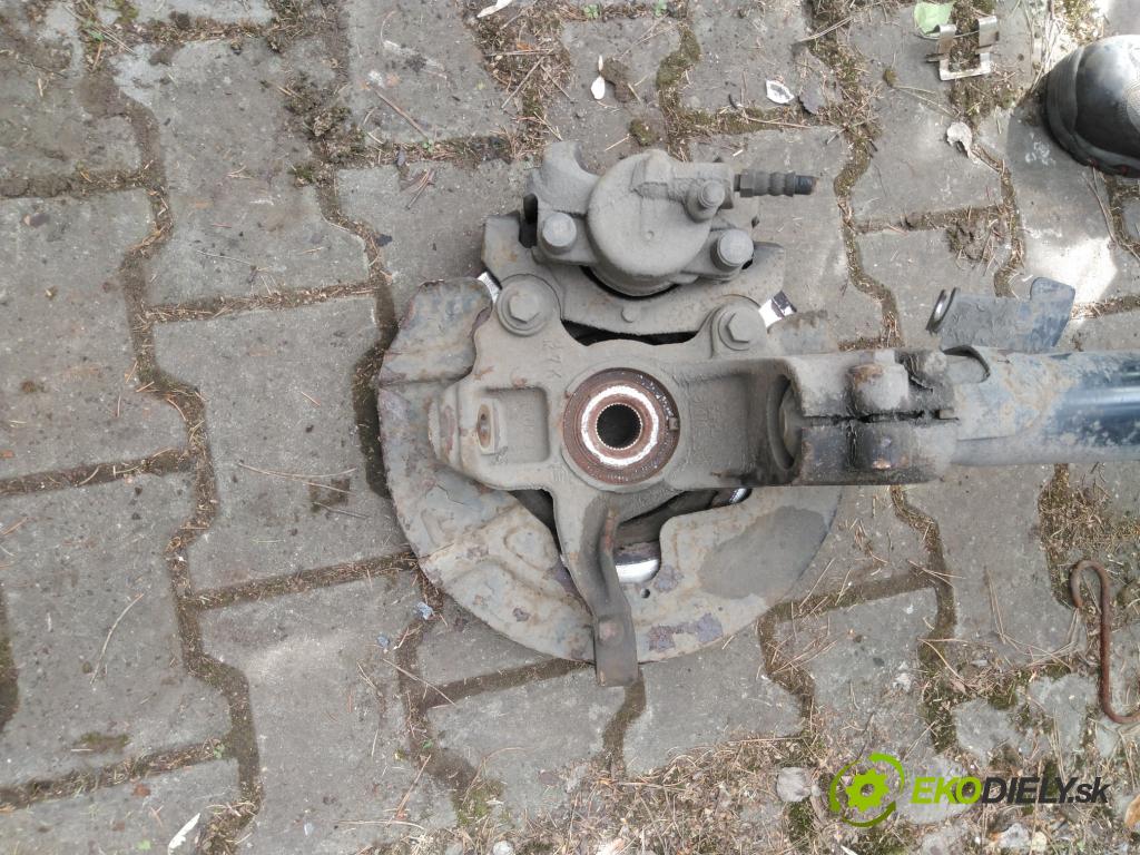 Volvo V70 III 2007-2016 2.0 D4 181KM manual 133 kW 1969 cm3 5- náboj pravé  (Náboj kolesa)