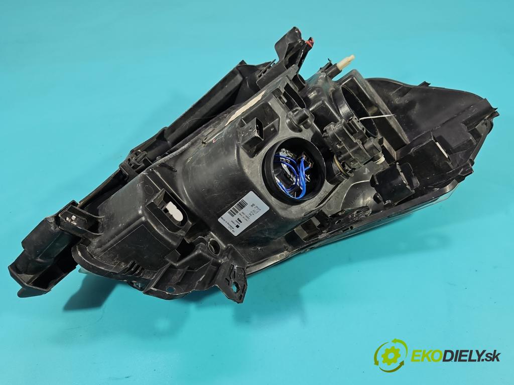 Renault Clio III 2005-2012 1.2 16V 75 HP manual 55 kW 1149 cm3 5- Reflektor: ľavý  (Kľučka dverí ostatné)