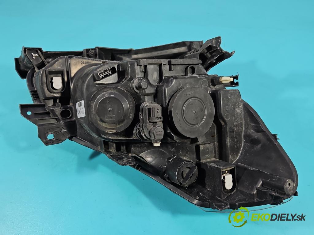 Renault Clio III 2005-2012 1.2 16V 75 HP manual 55 kW 1149 cm3 5- Reflektor: ľavý  (Kľučka dverí ostatné)