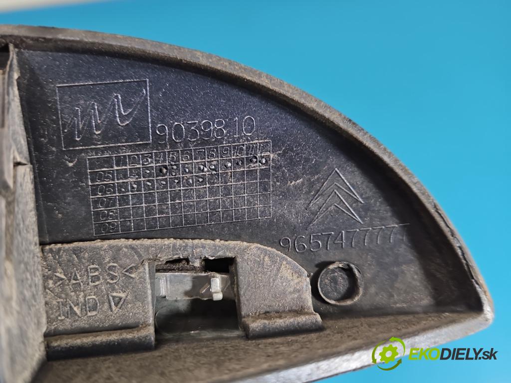 Citroen Xsara Picasso 1.6 hdi 109 HP manual 80 kW 1560 cm3 5- rukoväť kufrové dvere zadné 9657477777