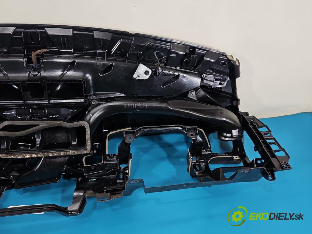 Volvo S60 II 2010-2018 2.5 T5 250 hp automatic 184 kW 2497 cm3 4- kokpit,přistrojova deska