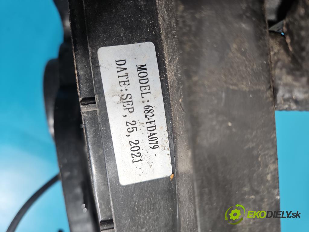 Volvo S60 II 2010-2018 2.5 T5 250 HP automatic 184 kW 2497 cm3 4- Ventilátor chladiča 682-FDA079