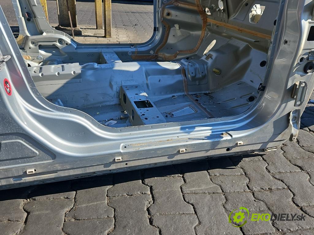 Volvo V70 III 2007-2016 2.0 D4 181KM manual 133 kW 1969 cm3 5- Práh: pravý  (Karoséria ostatné)