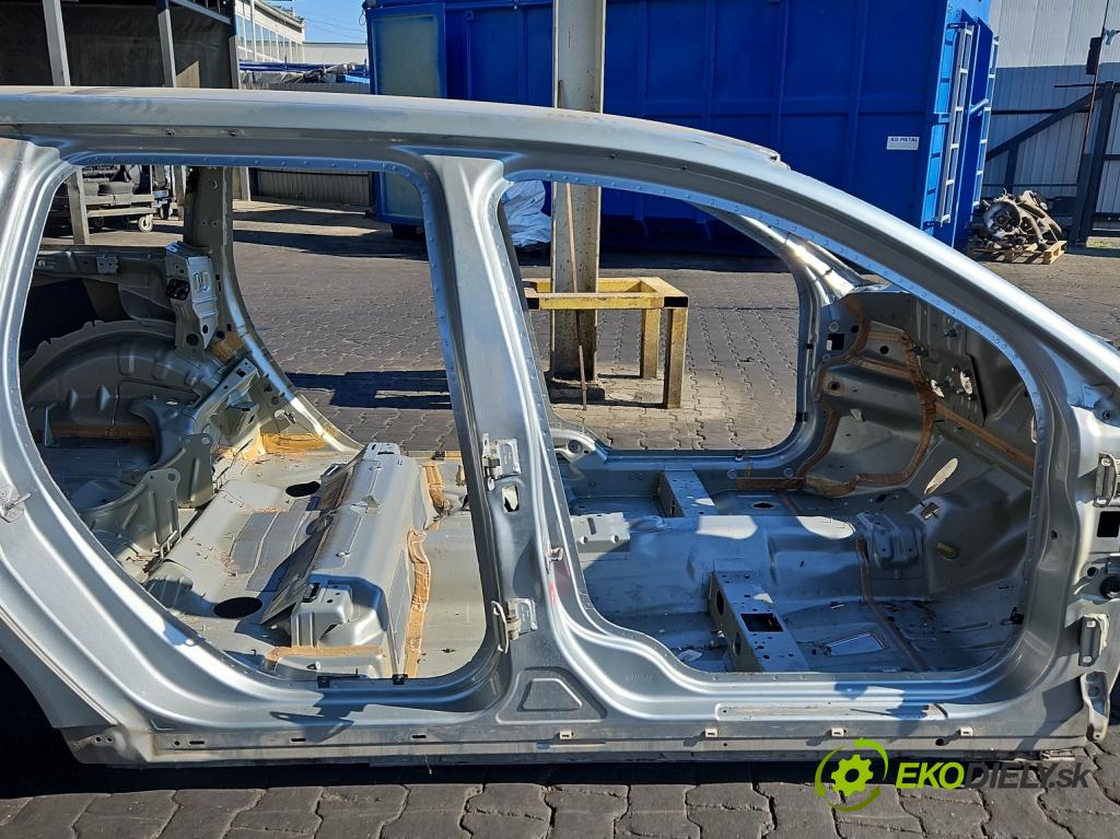 Volvo V70 III 2007-2016 2.0 D4 181KM manual 133 kW 1969 cm3 5- práh pravý  (Karoserie ostatní)