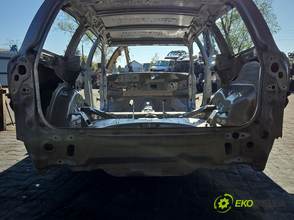 Volvo V70 III 2007-2016 2.0 D4 181KM manual 133 kW 1969 cm3 5- pas zadní: