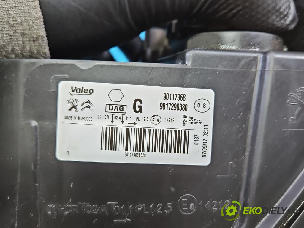 Peugeot 301 1.6 hdi 99 HP manual 73 kW 1560 cm3 4- Reflektor: ľavý 9817298380 (Kľučka dverí ostatné)