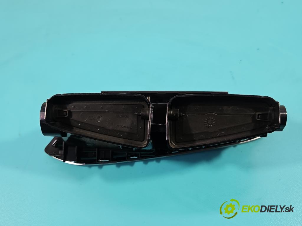 Citroen DS4 2011-2015 2.0 hdi RH02 163 HP manual 120 kW 1997 cm3 5- Mřížka: kúrenia stredová 9676609977 (Mriežka kúrenia (fukár))