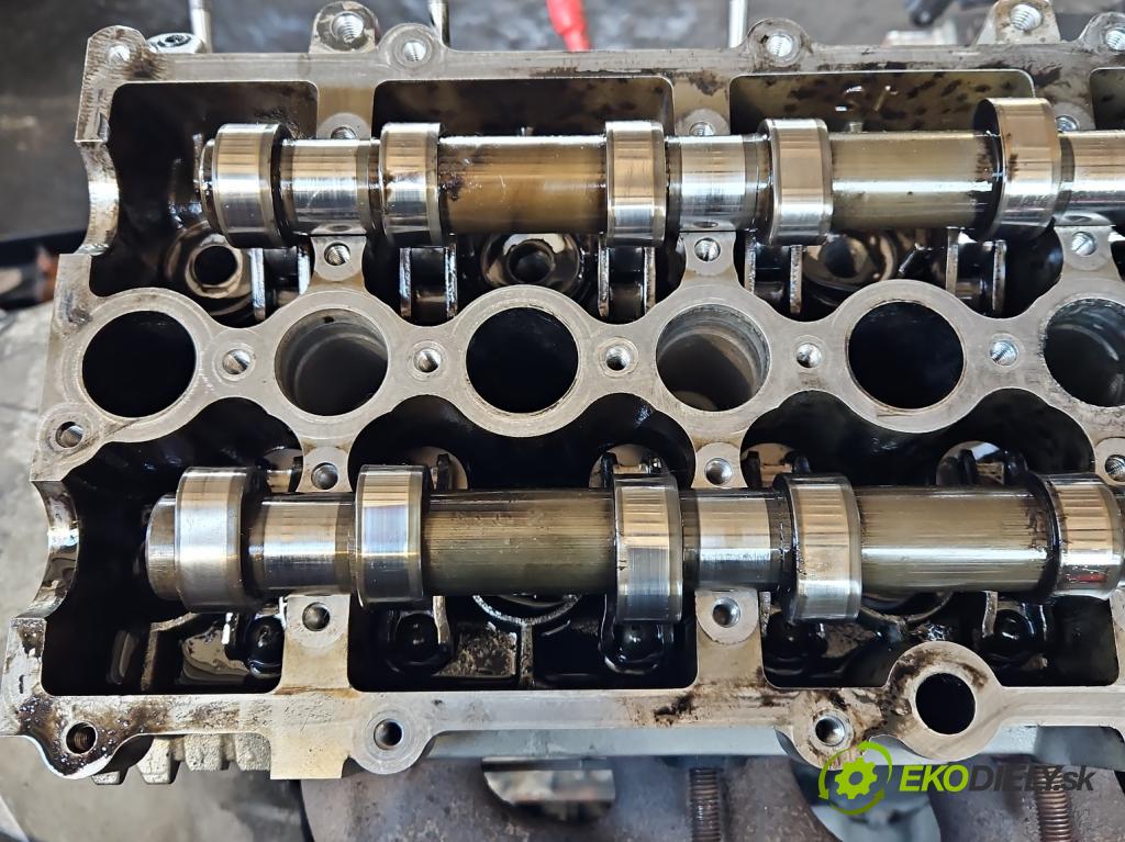 Bmw 3 E90 2005-2013 3.0d 231 HP automatic 170 kW 2993 cm3 5- Hlava: motora 7792753