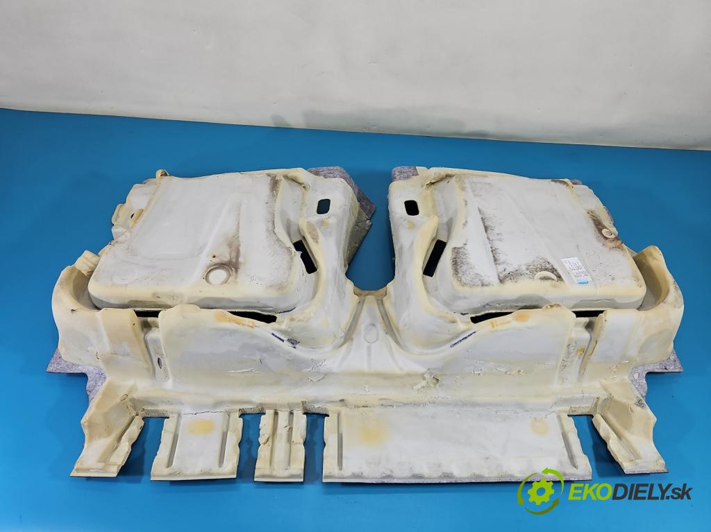 Vw Caddy III 2K 2003-2020 2.0 tdi 140 HP manual 103 kW 1968 cm3 5- koberec do auta ostatné 2K3863731AK