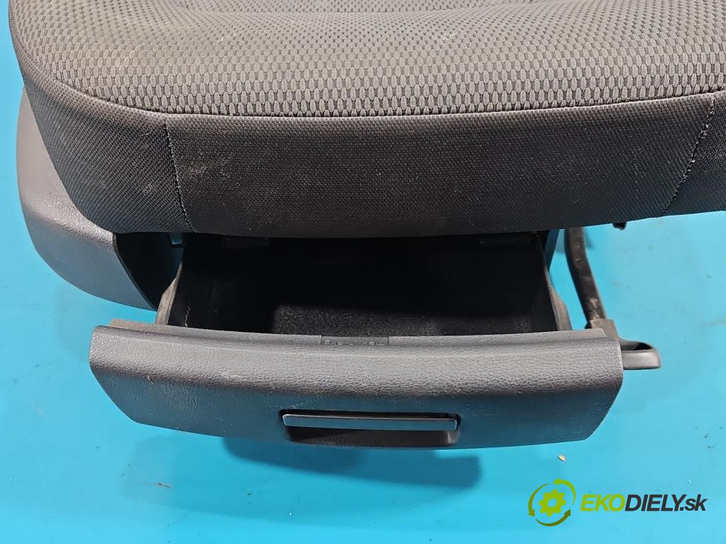 Vw Golf VII 2012-2020 1.6 tdi 105 HP manual 77 kW 1598 cm3 5- Sedačka pravý  (Sedadlo)