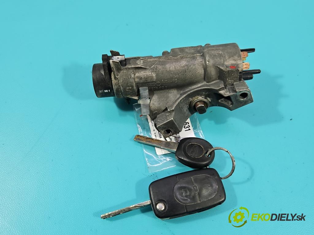 Audi A4 B5 1994-2001 1.9 tdi 110 HP manual 81 kW 1896 cm3 4- Spínačka 4B0905651L (Spínacia skrinka)