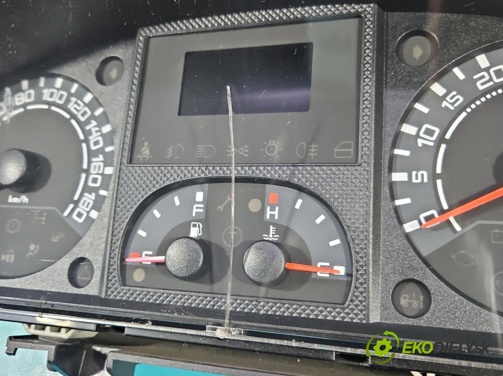 Iveco Daily IV 2006-2014 2.3 HPI 136 HP manual 100 kW 2287 cm3 5- prístrojovka/ budíky 69500155 (Prístrojová doska)