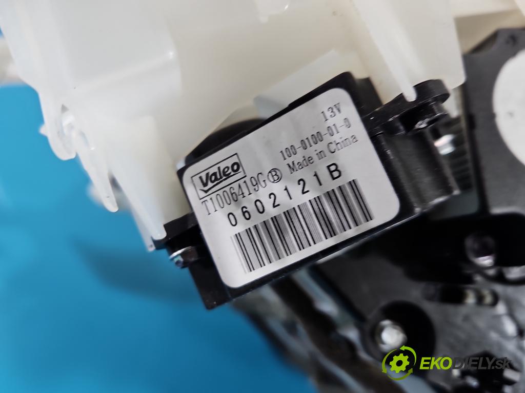 Citroen DS4 2011-2015 2.0 hdi RH02 163 HP manual 120 kW 1997 cm3 5- radiator 9687622880 (Radiátor kúrenia)