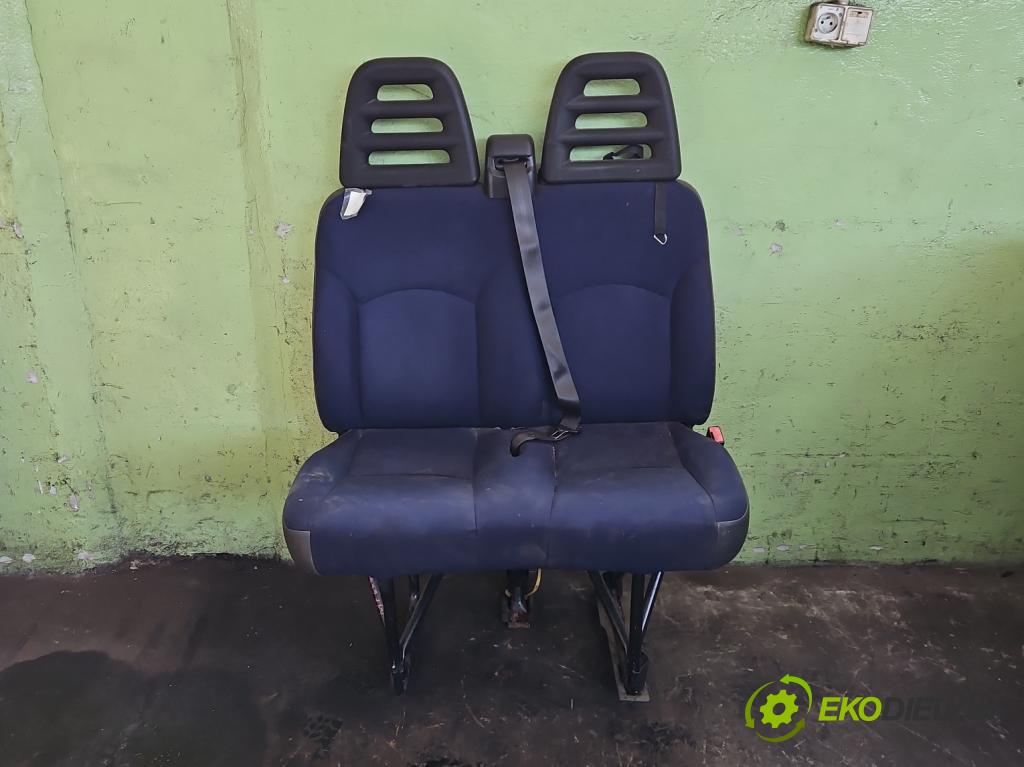 Iveco Daily IV 2006-2014 2.3 HPI 136 HP manual 100 kW 2287 cm3 5- Sedačka pravý  (Sedadlo)