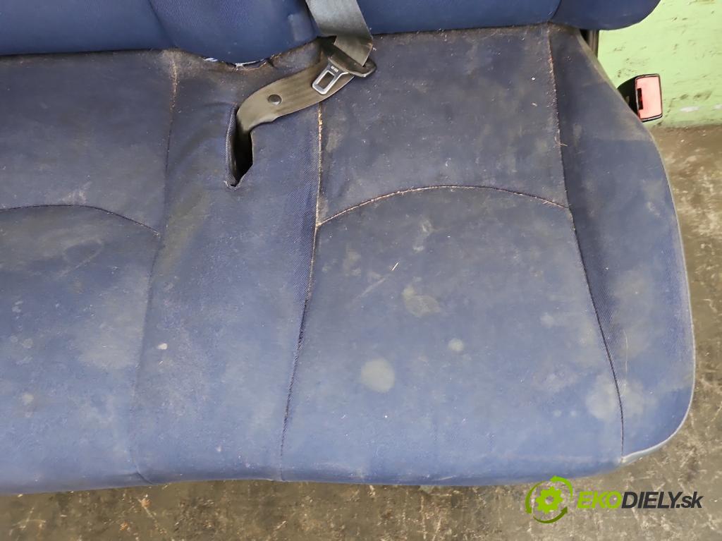 Iveco Daily IV 2006-2014 2.3 HPI 136 HP manual 100 kW 2287 cm3 5- Sedačka pravý  (Sedadlo)
