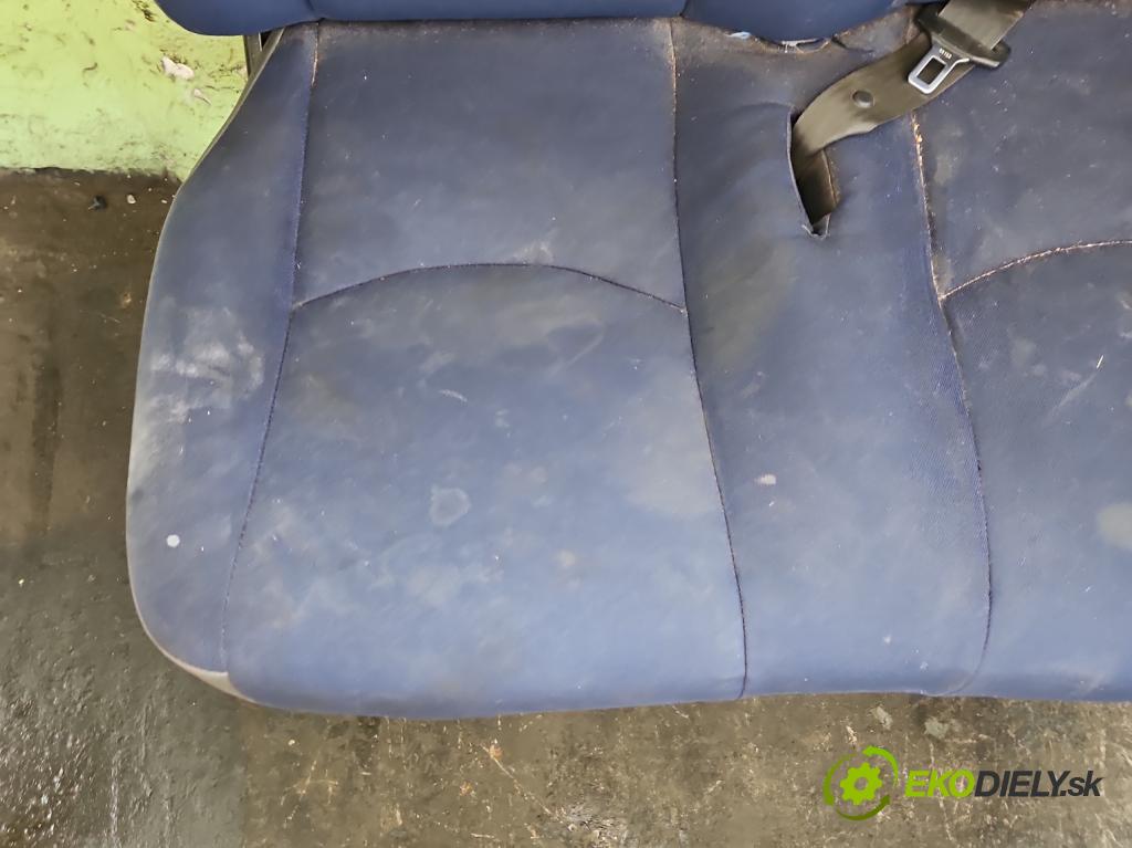 Iveco Daily IV 2006-2014 2.3 HPI 136 HP manual 100 kW 2287 cm3 5- Sedačka pravý  (Sedadlo)