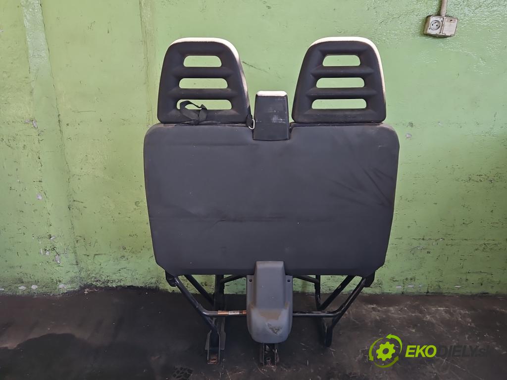 Iveco Daily IV 2006-2014 2.3 HPI 136 HP manual 100 kW 2287 cm3 5- Sedačka pravý  (Sedadlo)
