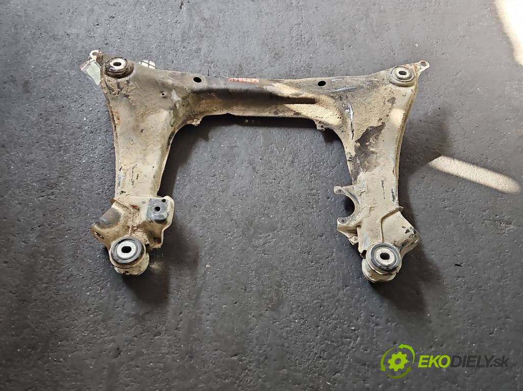 Audi A4 B5 1994-2001 1.9 tdi 110 hp manual 81 kW 1896 cm3 4- výztuha motoru 