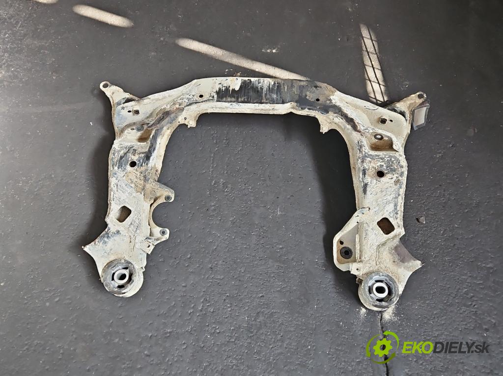 Audi A4 B5 1994-2001 1.9 tdi 110 hp manual 81 kW 1896 cm3 4- výztuha motoru