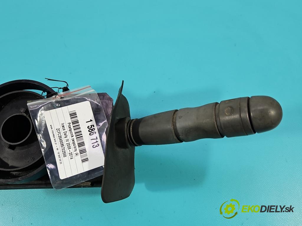 Iveco Daily IV 2006-2014 2.3 HPI 136 HP manual 100 kW 2287 cm3 5- prepínač komplex:  (Prepínacie páčky pod volantom)