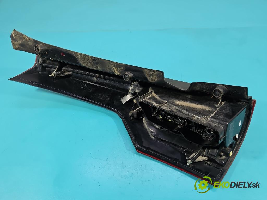 Citroen C4 Grand picasso I 2006-2013 1.6 16V 120 HP manual 88 kW 1598 cm3 5- svetlo / reflektor zadné pravé 00946602 (Kľučka dverí ostatné)