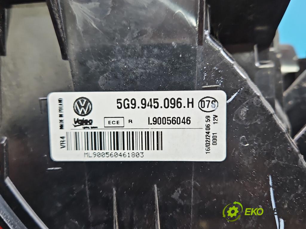 Vw Golf VII 2012-2020 1.6 tdi 105 HP manual 77 kW 1598 cm3 5- svetlo / reflektor zadné pravé 5G9945096H (Kľučka dverí ostatné)