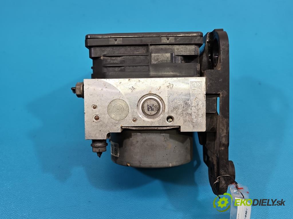 Vw Golf VII 2012-2020 1.6 tdi 105 HP manual 77 kW 1598 cm3 5- čerpadlo abs 5Q0907379L (Pumpa ABS)