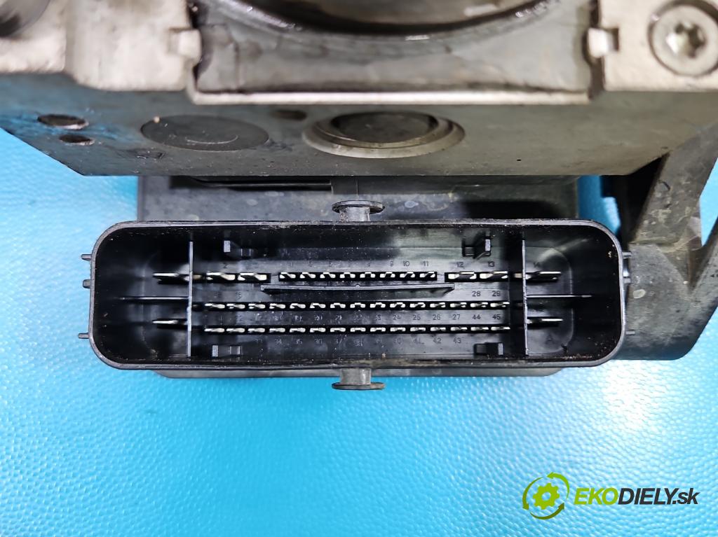 Vw Golf VII 2012-2020 1.6 tdi 105 HP manual 77 kW 1598 cm3 5- čerpadlo abs 5Q0907379L (Pumpa ABS)