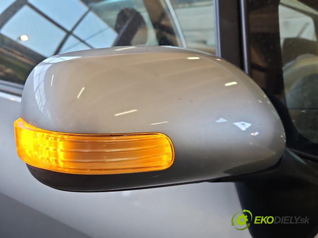 Toyota Auris I 2006-2013 1.3 16V 99 HP manual 73 kW 1329 cm3 5- zrkadlo pravé  (Kľučka dverí ostatné)