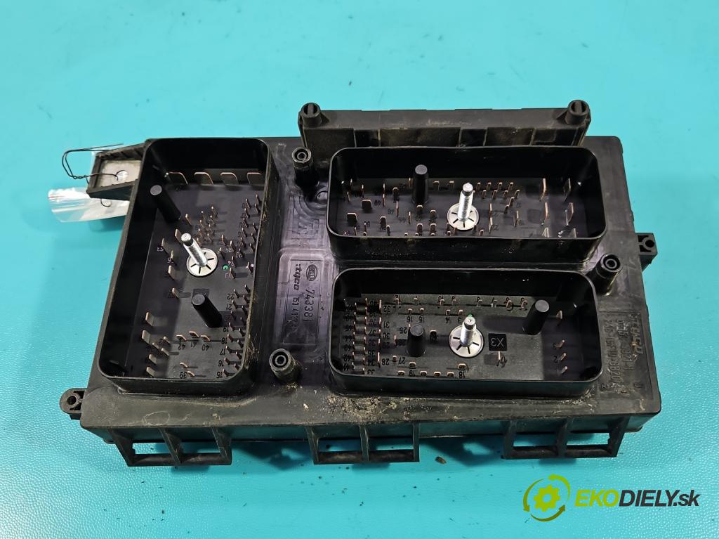 Opel Zafira B 2005-2014 1.9 cdti 120 HP manual 88 kW 1910 cm3 5- skrinka poistka 13206748 (Poistková skrinka)