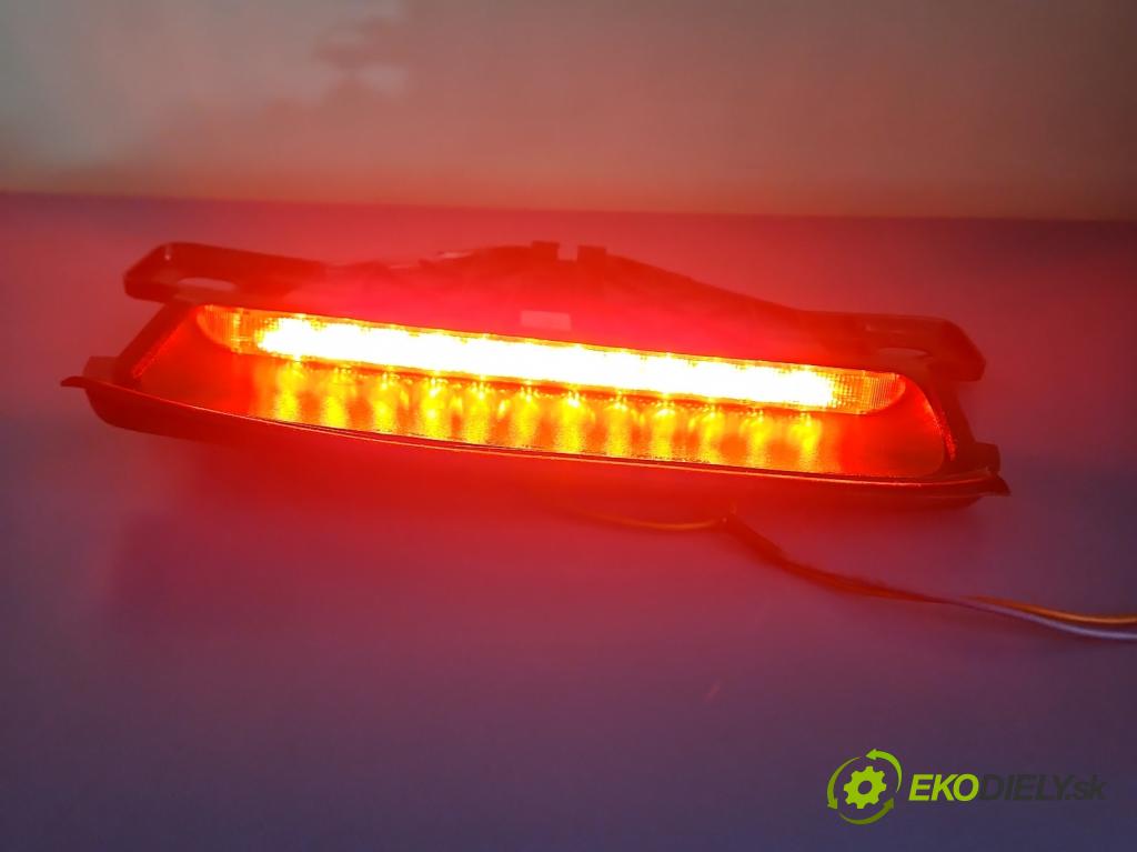Volvo S60 II 2010-2018 2.5 T5 250 HP automatic 184 kW 2497 cm3 4- světlo: stop: 30796273