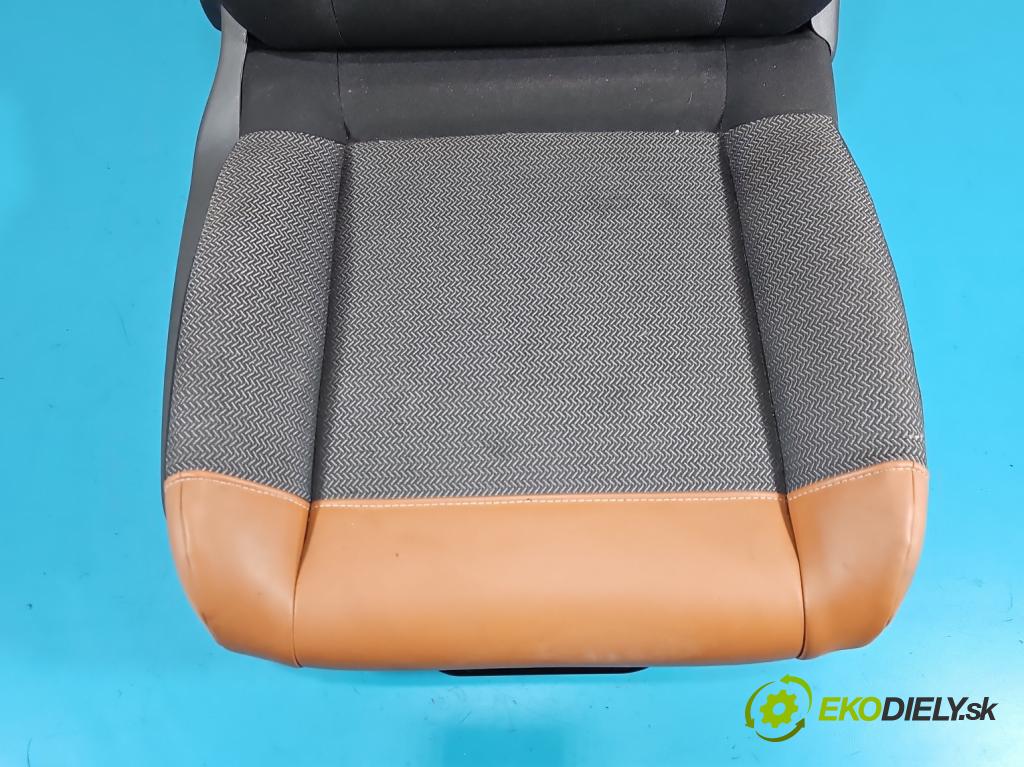 Citroen C3 III 2016-2024 1.2 12V 82 HP manual 60 kW 1199 cm3 5- Sedačka pravý  (Sedadlo)