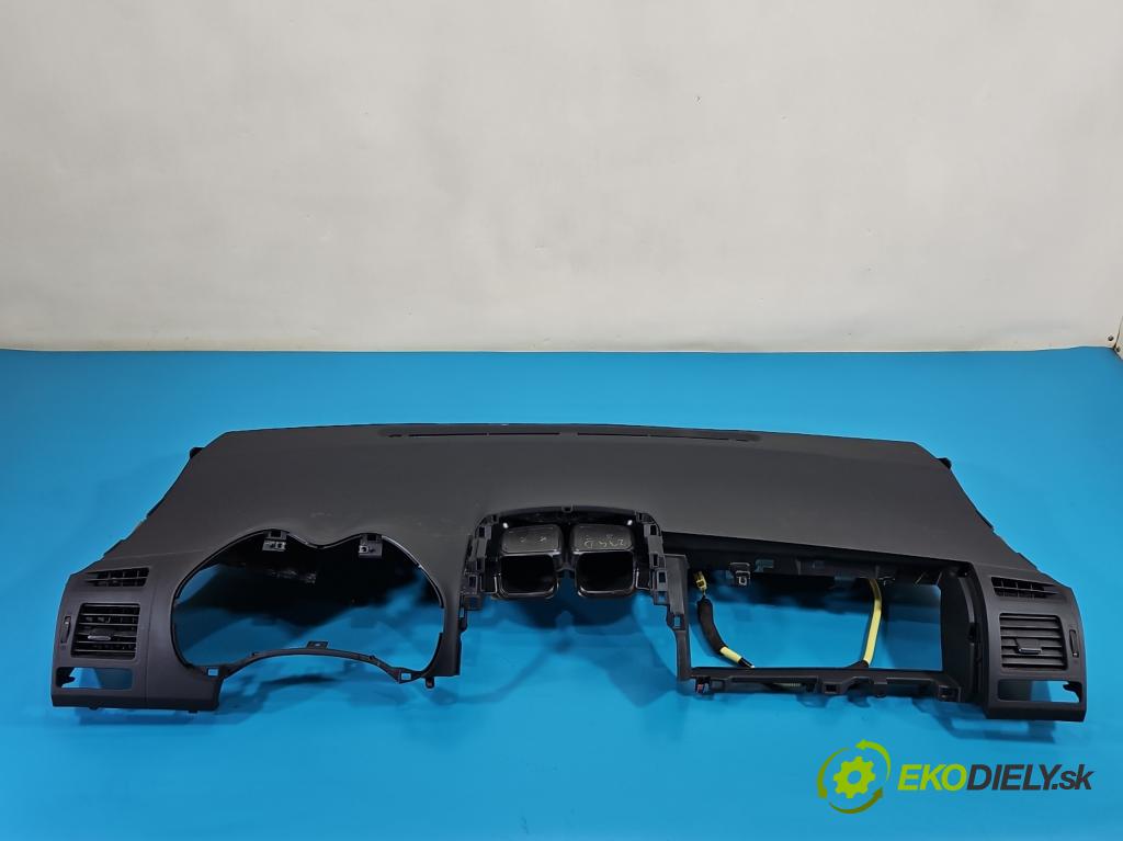 Toyota Auris I 2006-2013 1.3 16V 99 HP manual 73 kW 1329 cm3 5- kokpit,pristrojová doska rozdeľovacia 