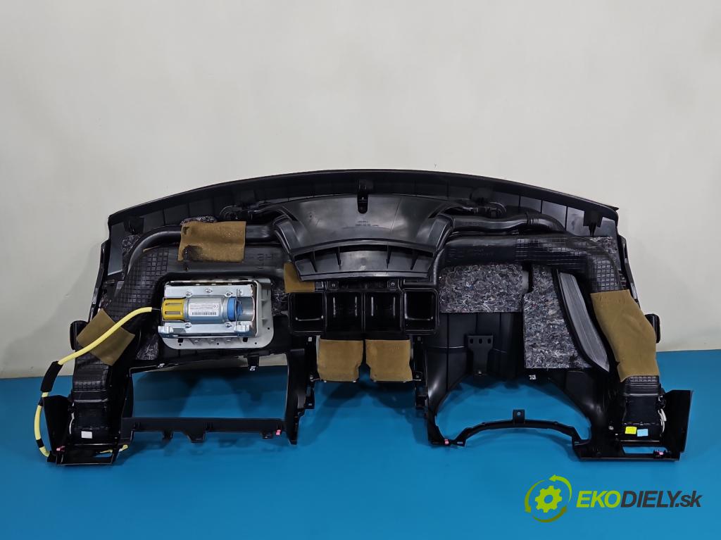 Toyota Auris I 2006-2013 1.3 16V 99 HP manual 73 kW 1329 cm3 5- kokpit,pristrojová doska rozdeľovacia