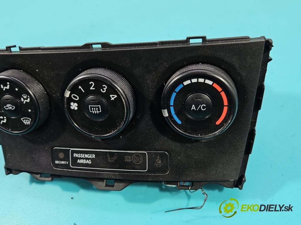 Toyota Auris I 2006-2013 1.3 16V 99 HP manual 73 kW 1329 cm3 5- panel kúrenia 55406-02420