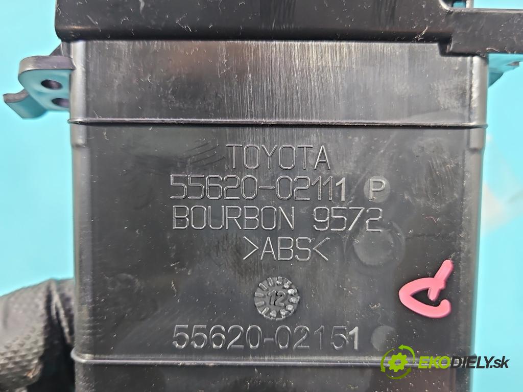 Toyota Auris I 2006-2013 1.3 16V 99 HP manual 73 kW 1329 cm3 5- Rukojeť: na nápoje: 55620-02111 (Držiak (úchyt) na nápoje)