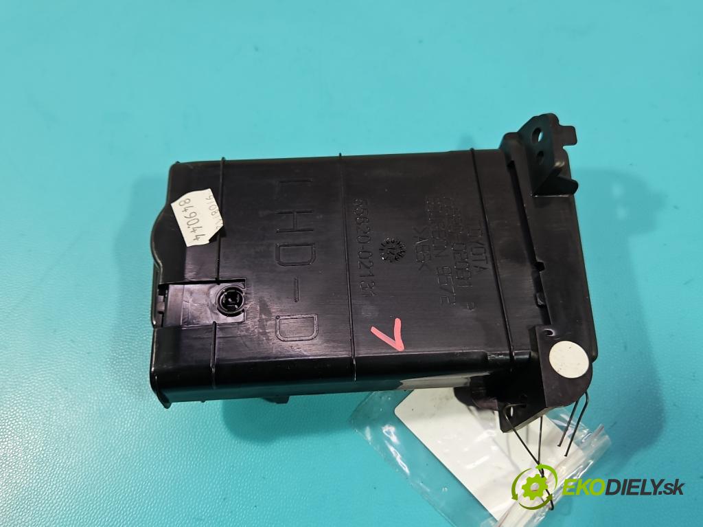 Toyota Auris I 2006-2013 1.3 16V 99 hp manual 73 kW 1329 cm3 5- Rukojeť: na napoje: 55620-02131 (Držák nápojů)