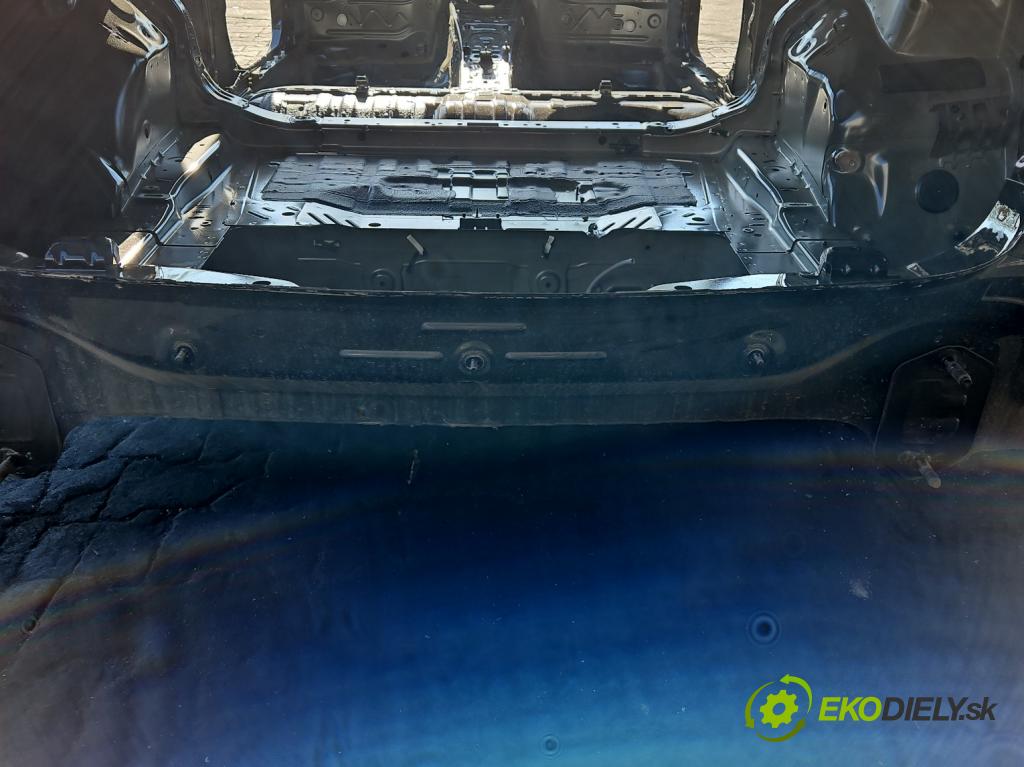 Bmw 3 G20 2018- 2.0 T 156 hp automatic 115 kW 1998 cm3 4- stěna zadní 1587110