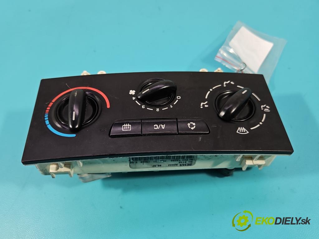 Citroen C4 I 2004-2011 1.4 16V 88 HP manual 65 kW 1360 cm3 5- panel kúrenia B9642