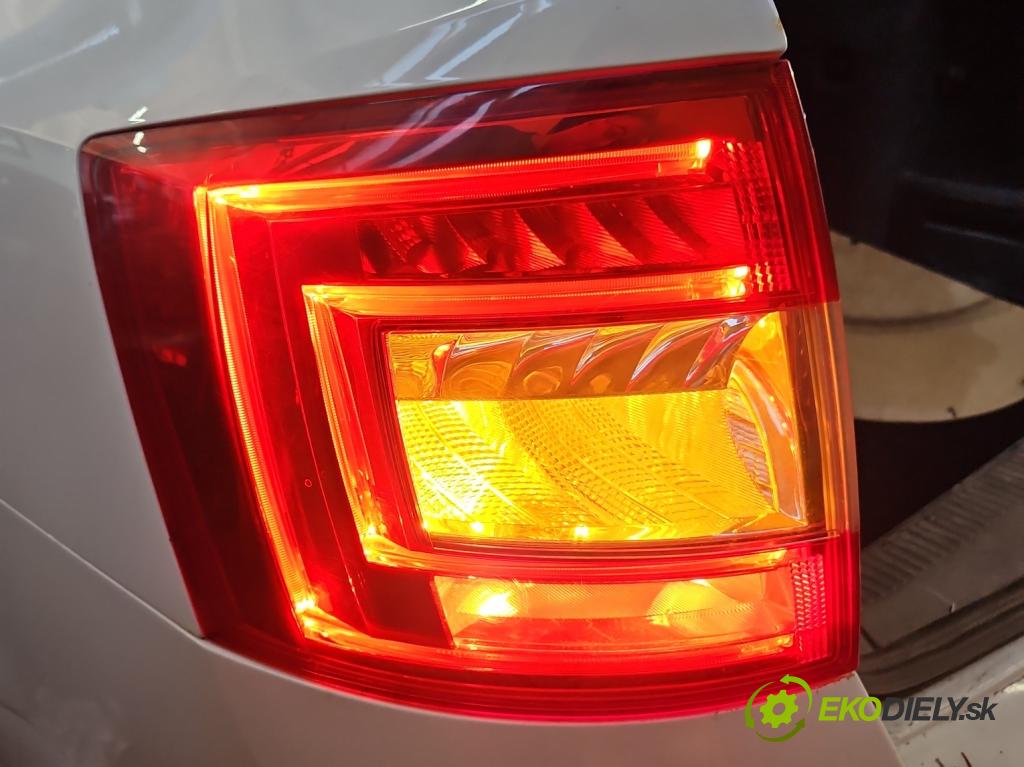 Skoda Octavia III 2013- 2.0 tdi 150 HP manual 110 kW 1968 cm3 5- svetlo / reflektor zadné ľavé 5E9945095A (Kľučka dverí ostatné)