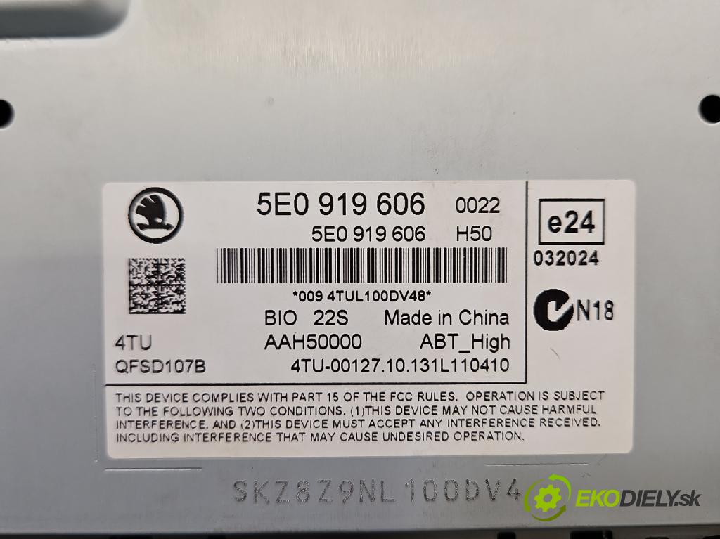 Skoda Octavia III 2013- 2.0 tdi 150 HP manual 110 kW 1968 cm3 5- Radio originál 5E0919606