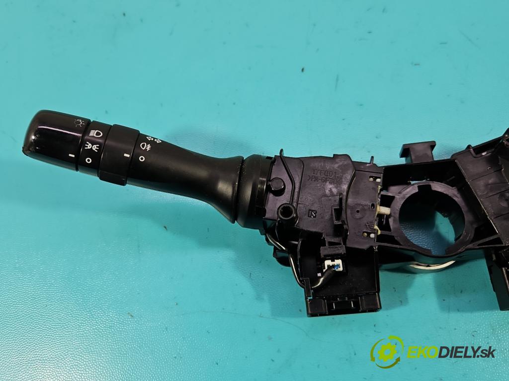 Toyota Auris I 2006-2013 1.3 16V 99 HP manual 73 kW 1329 cm3 5- prepínač komplex: 0241117F582 (Prepínacie páčky pod volantom)