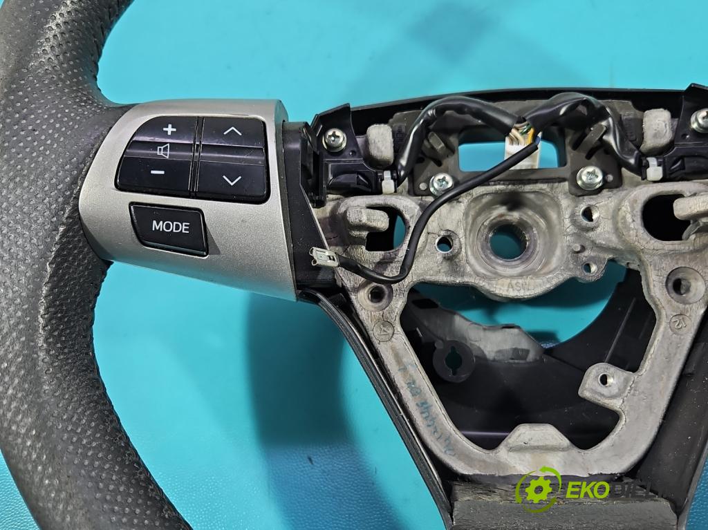 Toyota Auris I 2006-2013 1.3 16V 99 HP manual 73 kW 1329 cm3 5- volant  (Volant)