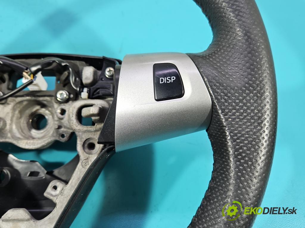 Toyota Auris I 2006-2013 1.3 16V 99 HP manual 73 kW 1329 cm3 5- volant  (Volant)